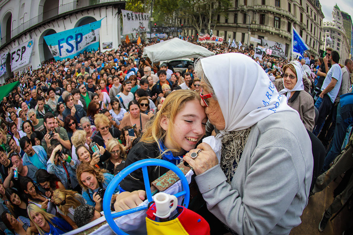 Estanislao Santos fotógrafo | Registro fotográfico: Ronda de Madres en Buenos Aires, Argentina