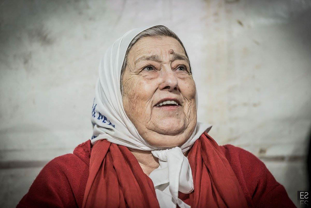 Estanislao Santos fotógrafo | Registro fotográfico: Hebe de Bonafini y movilización en Buenos Aires, Argentina