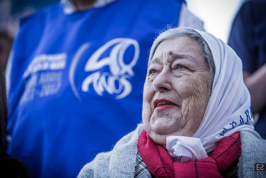 Estanislao Santos fotógrafo | Registro fotográfico: Hebe de Bonafini y movilización en Buenos Aires, Argentina