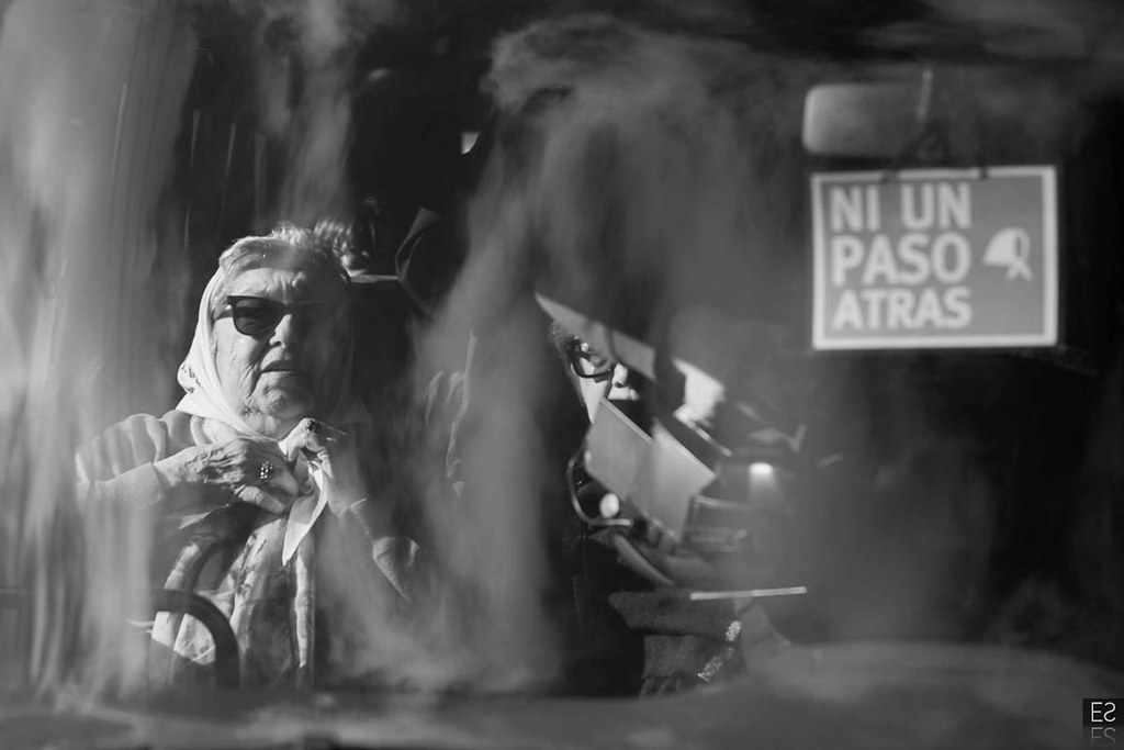 Estanislao Santos fotógrafo | Registro fotográfico: Hebe de Bonafini y movilización en Buenos Aires, Argentina