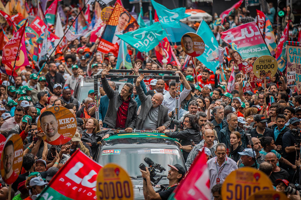Estanislao Santos fotógrafo | Registro fotográfico: Lula Da Silva frente a la multitud en Brasil